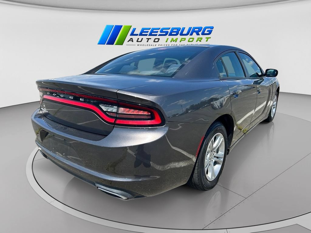 Used 2016 Dodge Charger SE RWD image 4