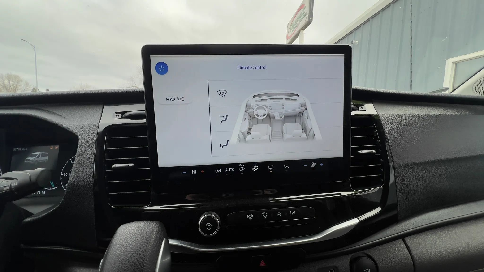 Used 2024 Ford Transit 350 XLT image 25