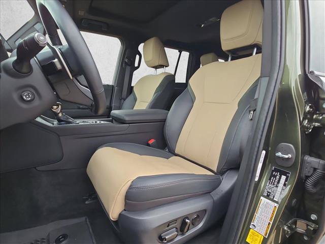 Used 2025 Lexus GX 550 AWD/4WD image 16