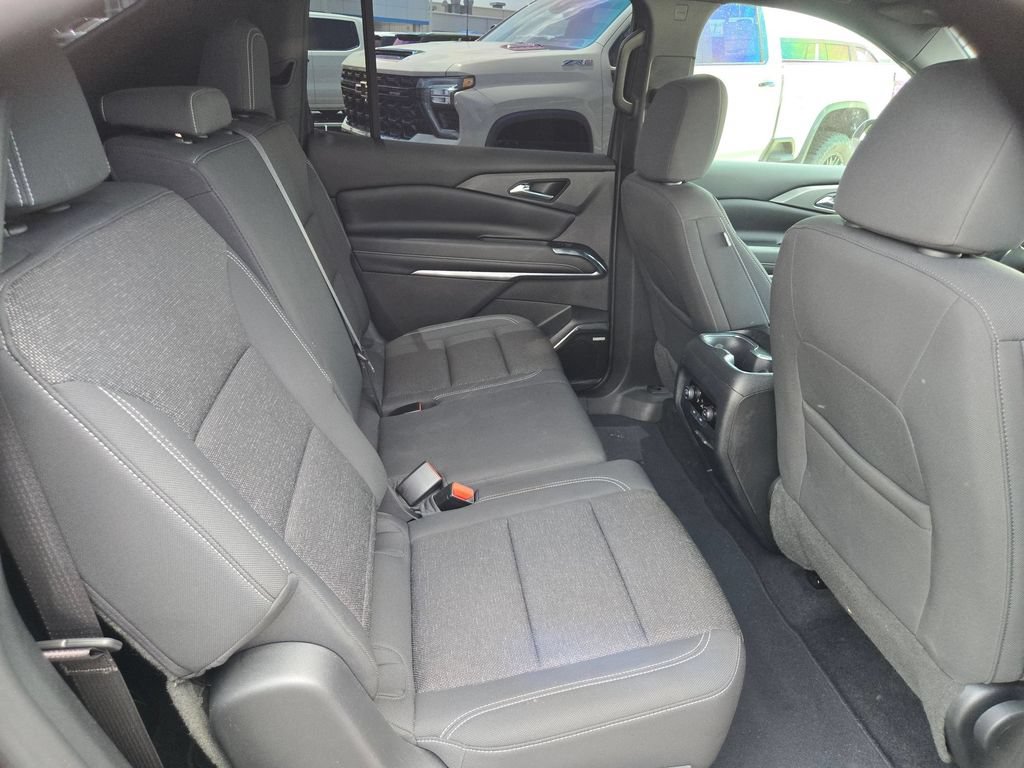 Used 2024 Chevrolet Traverse LT w/ Enhanced Driving Package FWD image 17