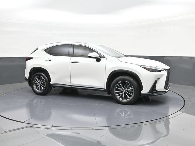 Used 2024 Lexus NX 250 FWD w/ Towing Package (2000 Lbs) image 17