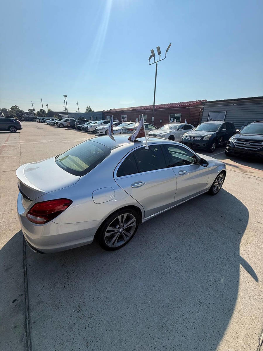 Used 2017 Mercedes-Benz C 300 Sedan image 24