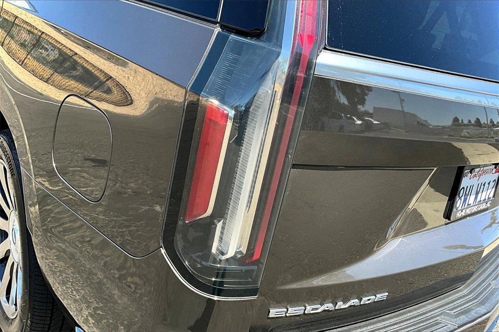 Used 2021 Cadillac Escalade Premium Luxury Platinum w/ Heavy-Duty Trailer Package image 31