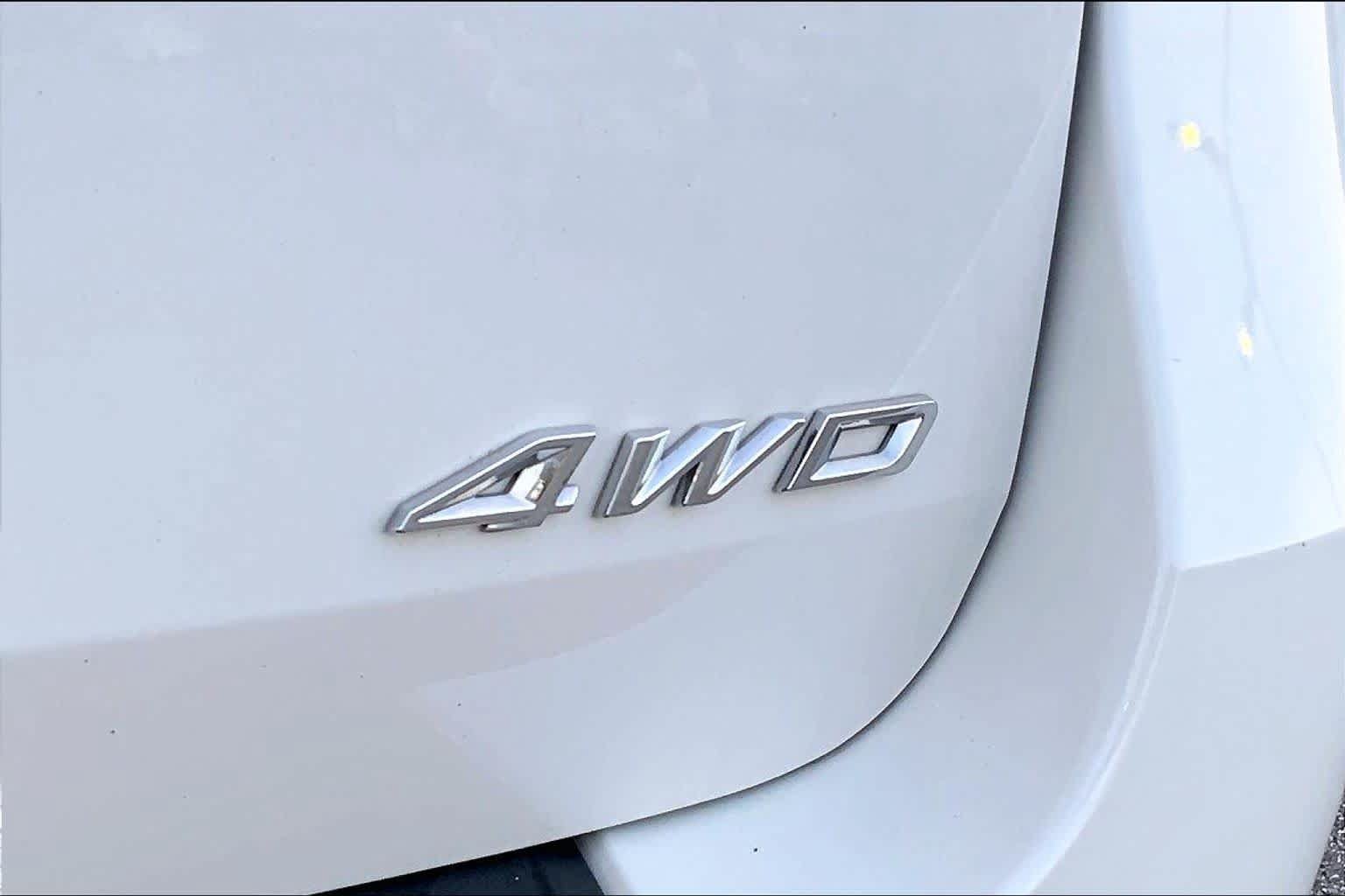 Used 2025 Ford Explorer ST-Line w/ ST-Line Street Pack AWD/4WD image 8