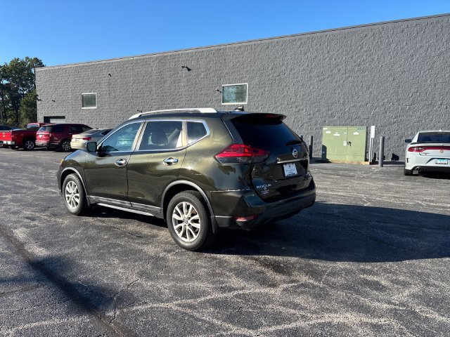 Used 2017 Nissan Rogue SV FWD image 3