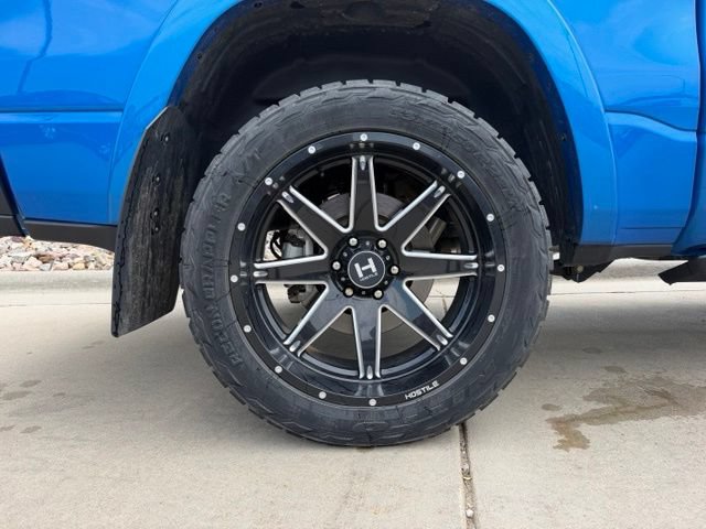 Used 2020 RAM 1500 Laramie w/ Sport Appearance Package AWD/4WD image 9