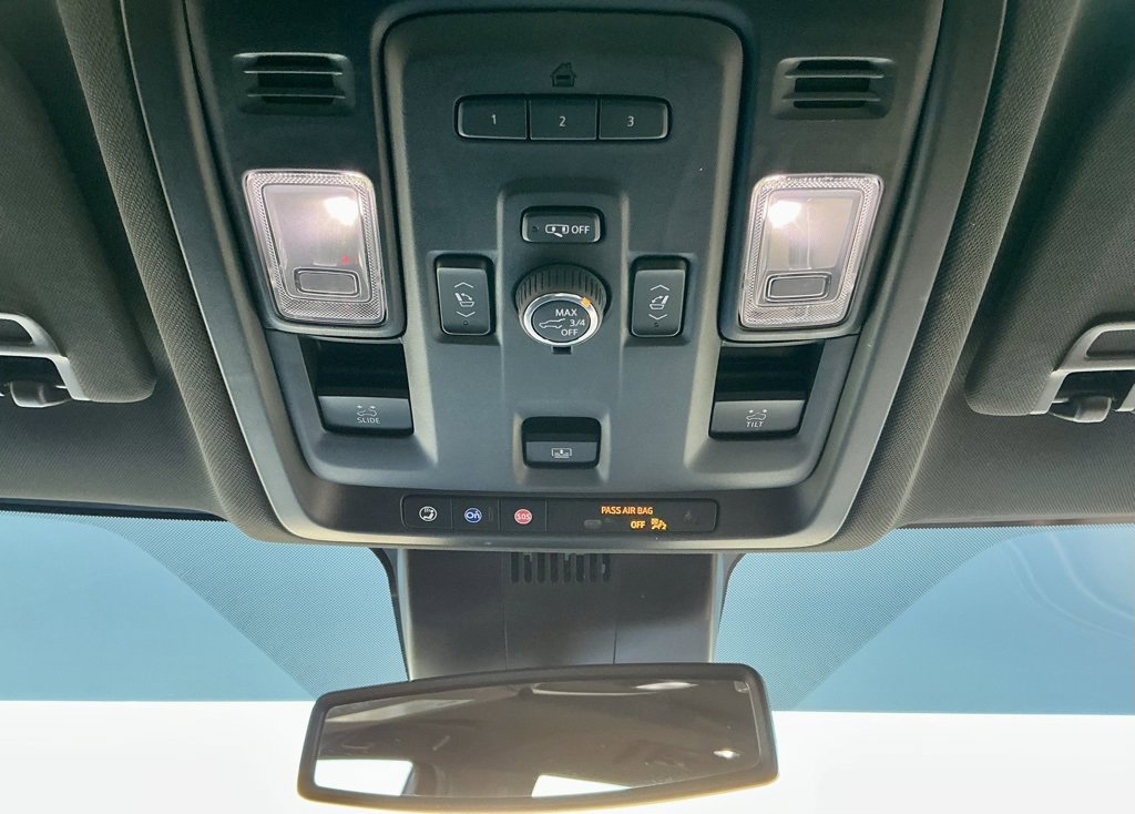 Used 2023 Chevrolet Suburban Z71 w/ Luxury Package image 33