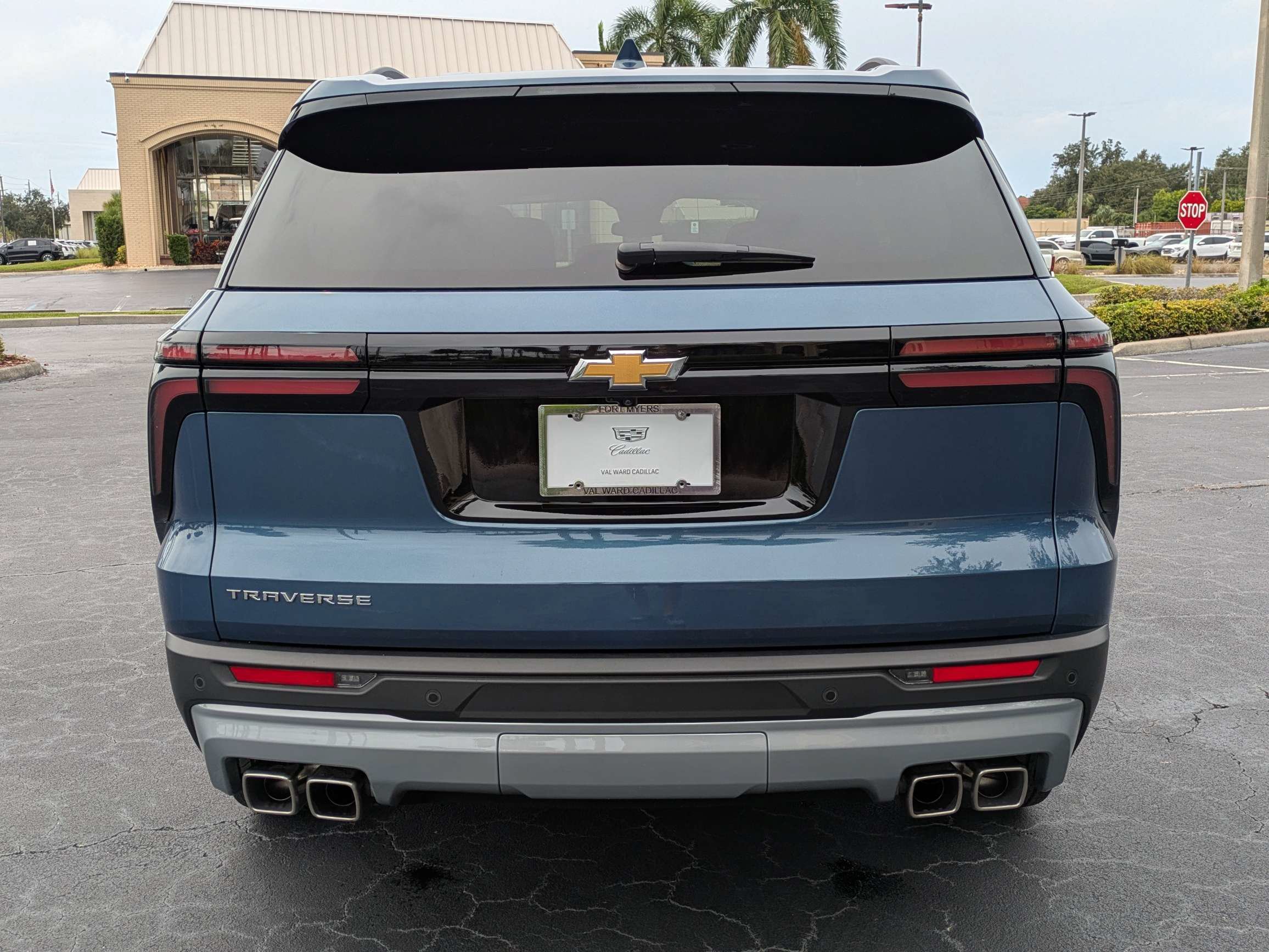 Used 2026 Chevrolet Traverse LT FWD image 4