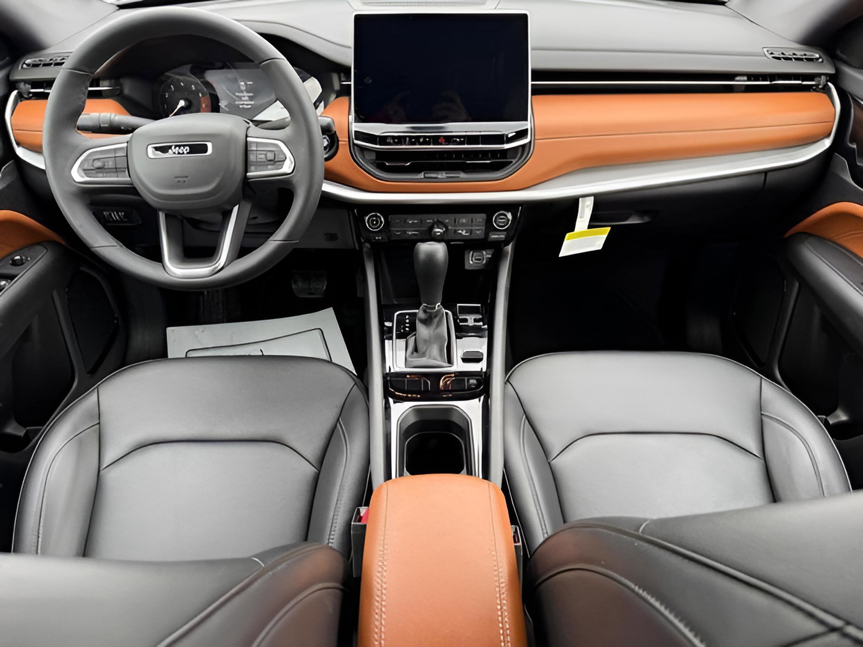 Used 2025 Jeep Compass Limited image 13