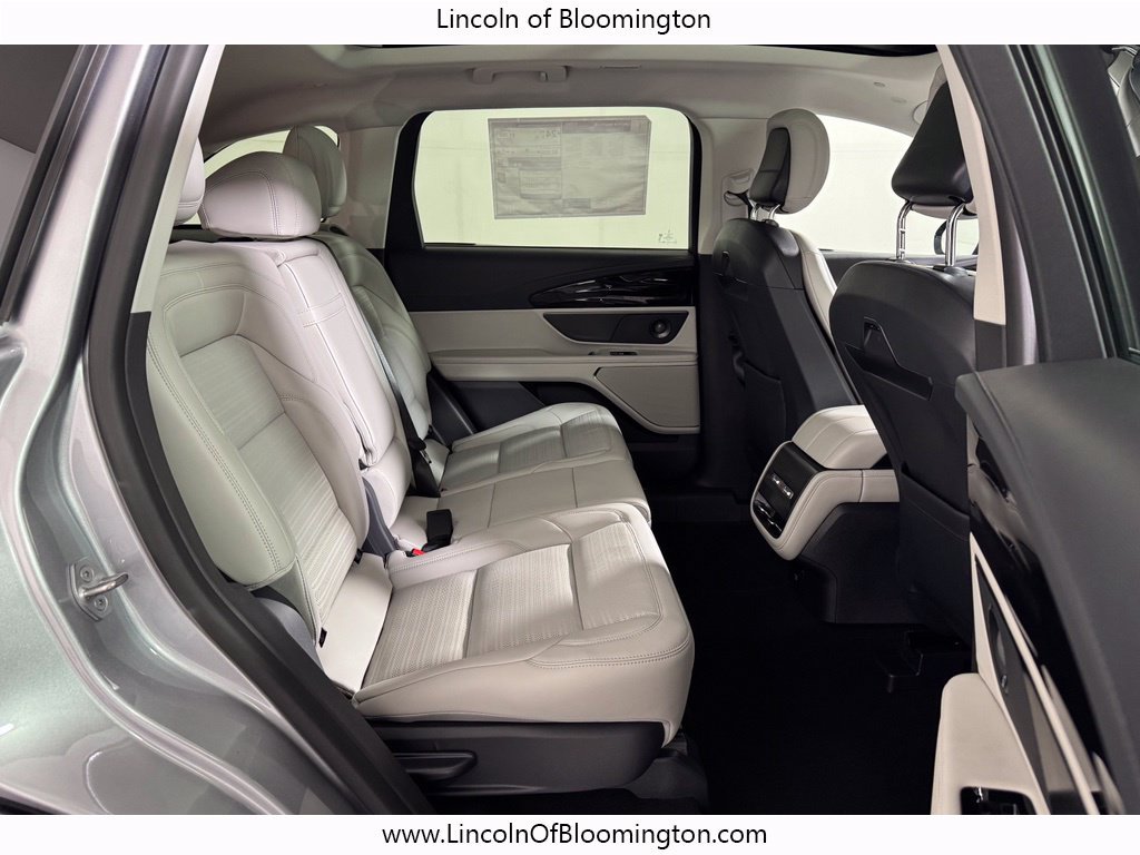 New 2026 Lincoln Nautilus Reserve w/ Jet Appearance Package AWD/4WD image 13