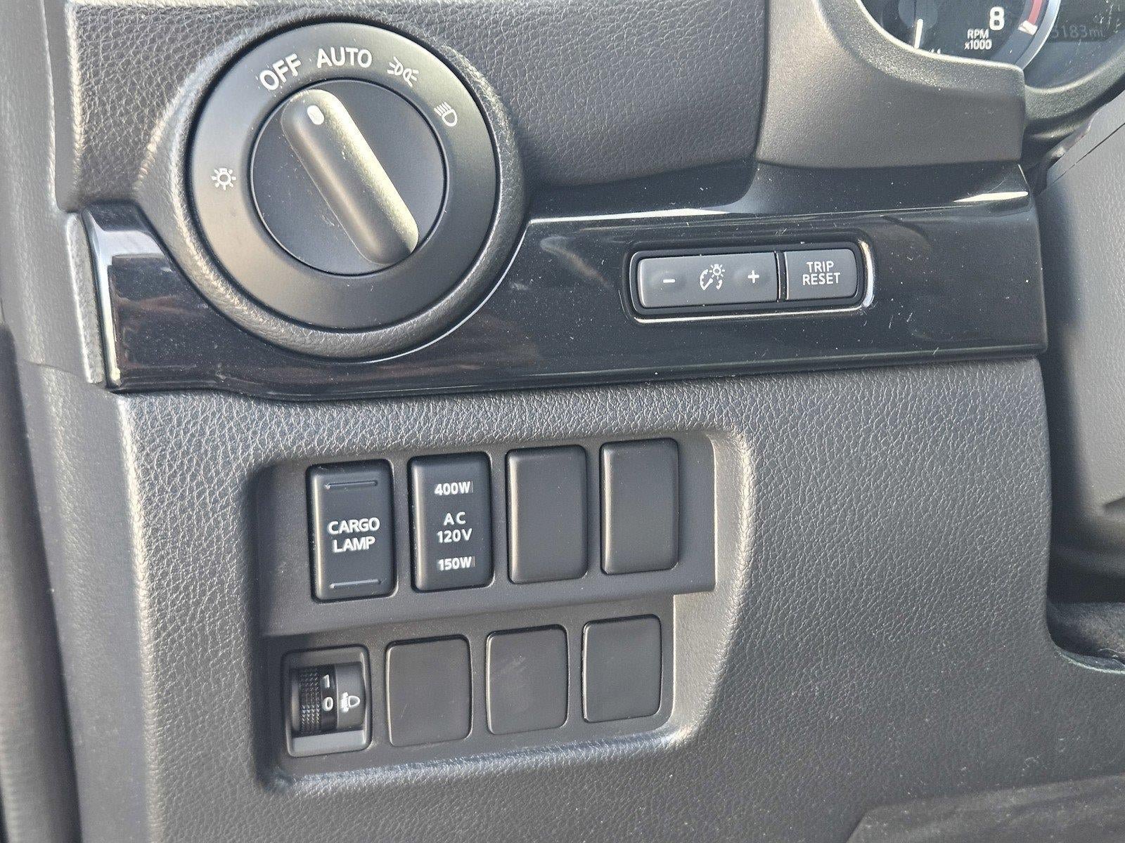 Used 2024 Nissan Titan SV w/ SV Convenience Package AWD/4WD image 14