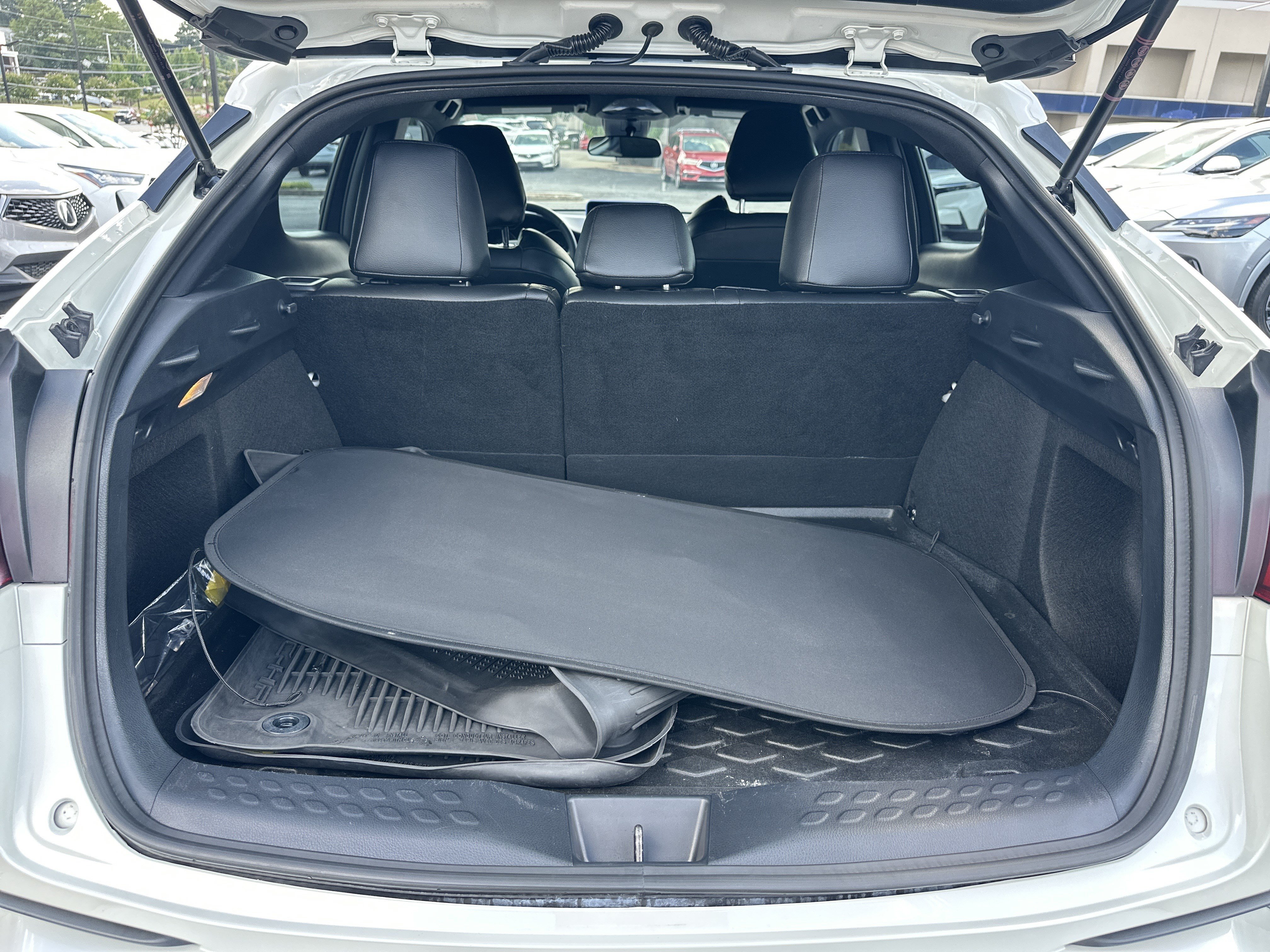 Used 2021 Toyota C-HR XLE FWD image 22