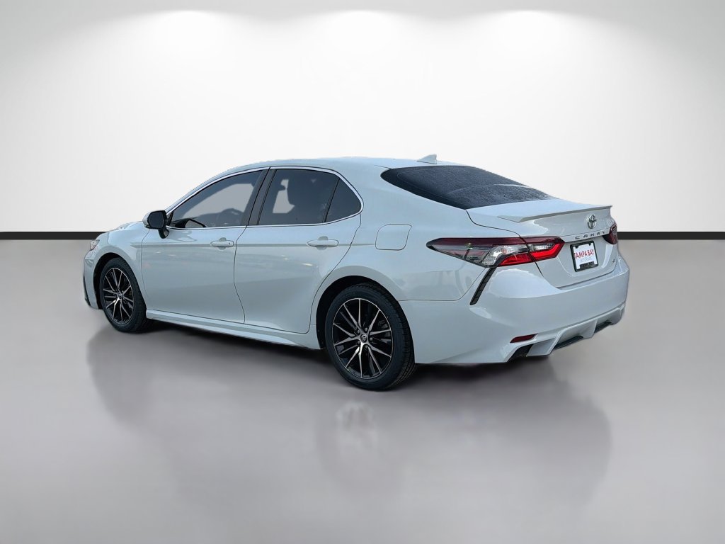 Used 2022 Toyota Camry SE FWD image 5