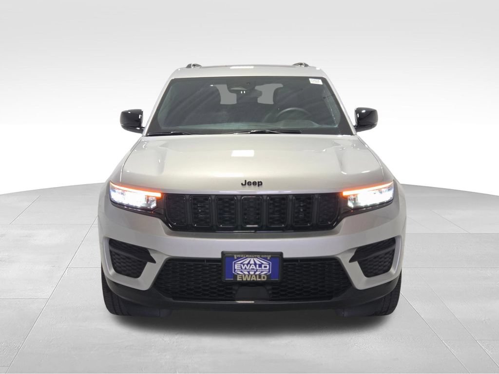 Certified 2023 Jeep Grand Cherokee Altitude AWD/4WD image 22