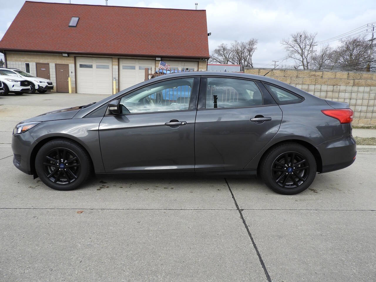 Used 2017 Ford Focus SE image 6