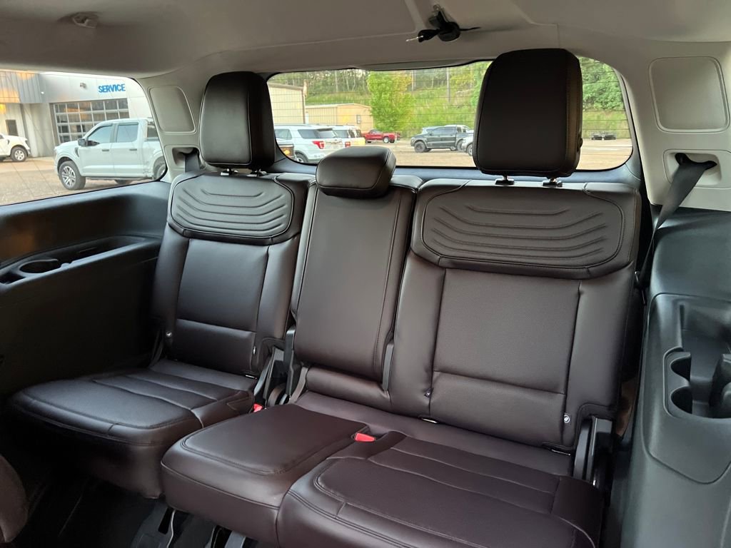 New 2025 Ford Expedition Platinum w/ Platinum Ultimate Package image 30