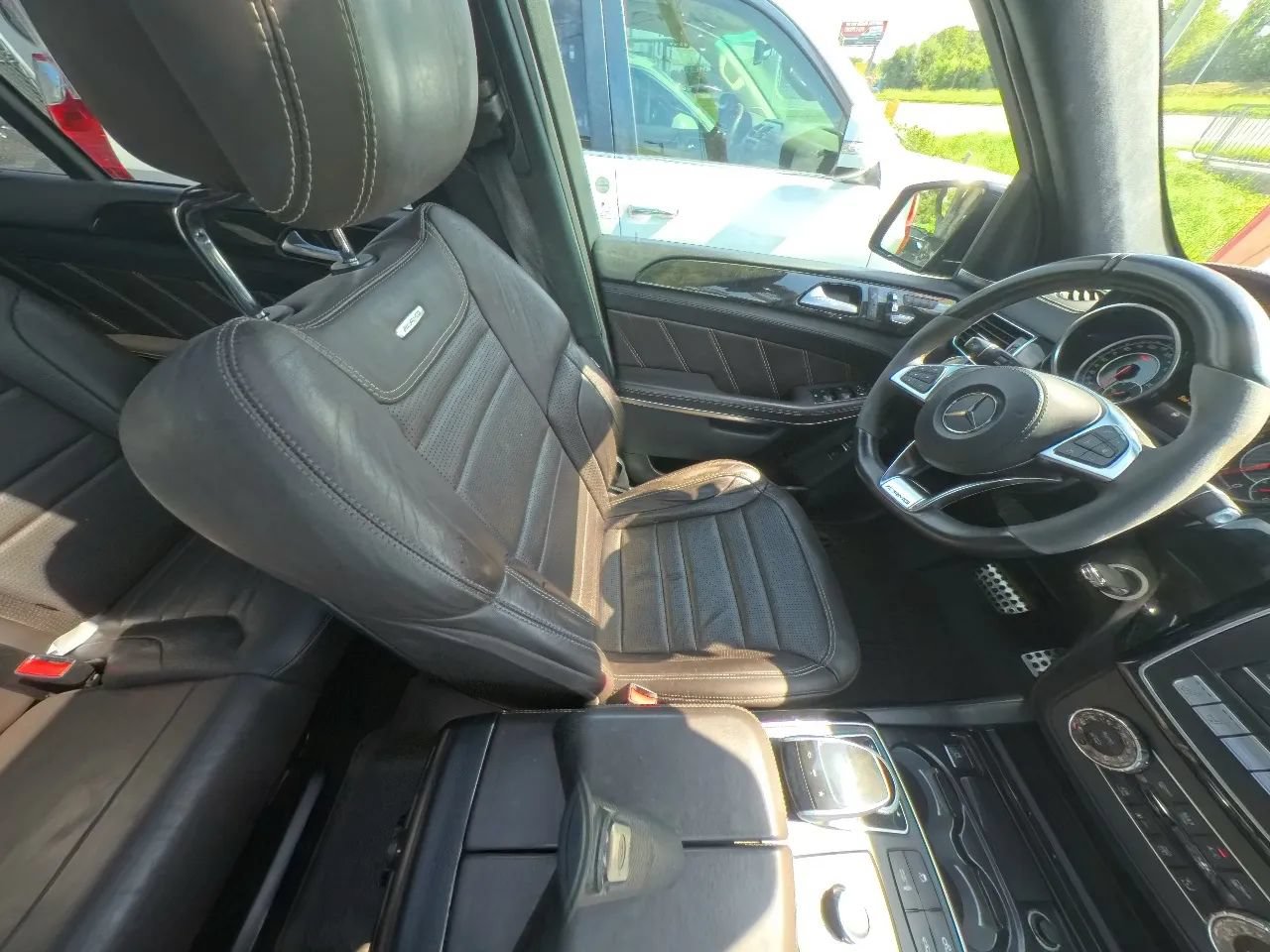 Used 2019 Mercedes-Benz GLS 63 AMG 4MATIC w/ AMG Night Styling Package image 28