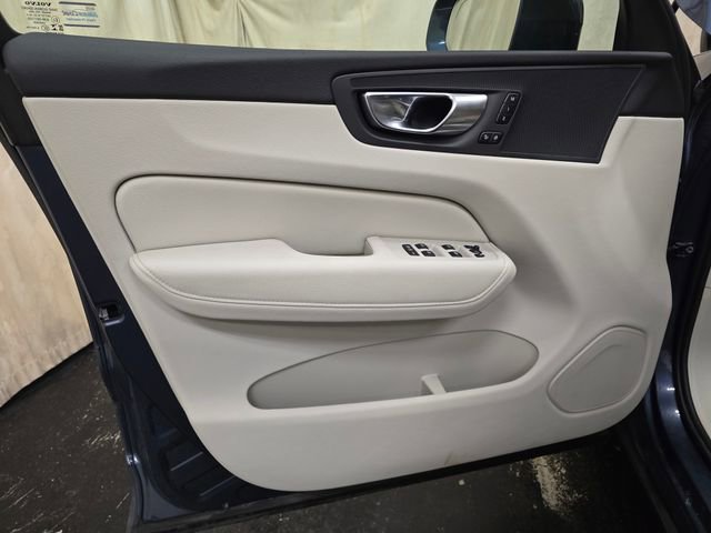 Used 2021 Volvo XC60 T5 Momentum image 12