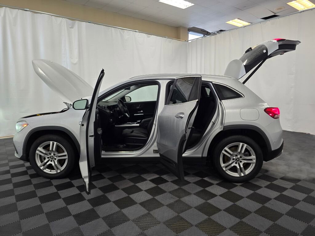 Used 2022 Mercedes-Benz GLA 250 4MATIC w/ Premium Package Lite image 11