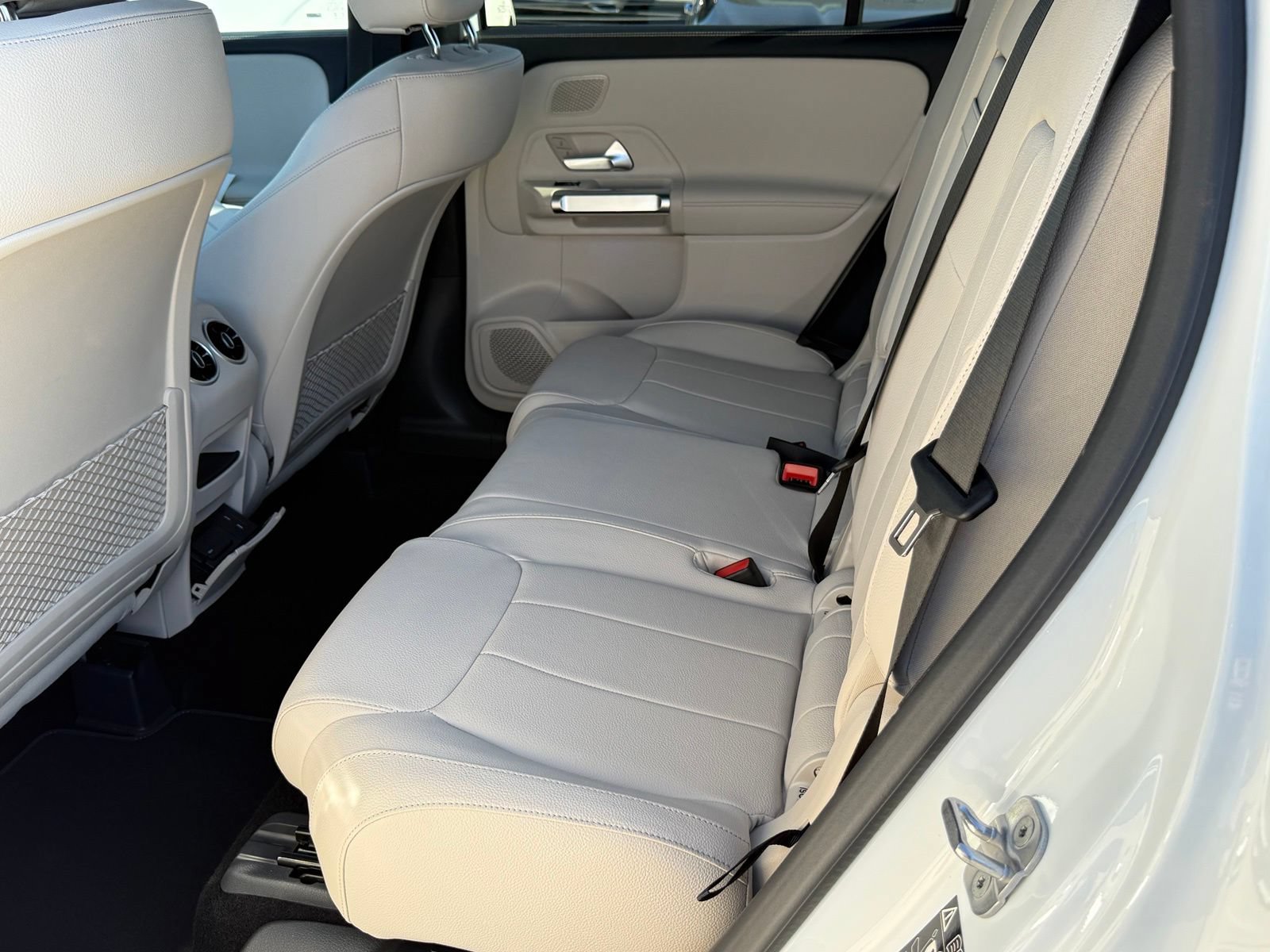 New 2026 Mercedes-Benz GLB 250 4MATIC image 27