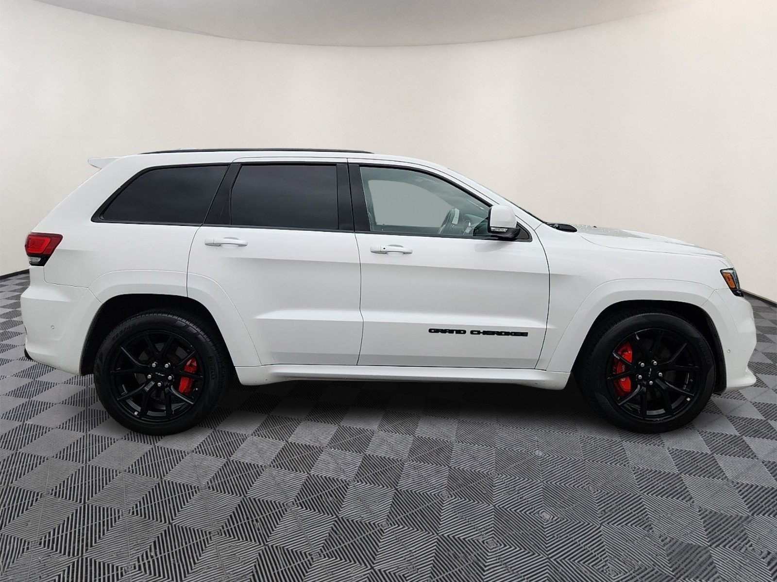 Used 2019 Jeep Grand Cherokee SRT AWD/4WD image 7
