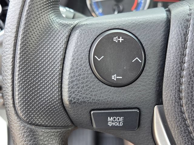 Used 2018 Toyota Corolla LE FWD image 25