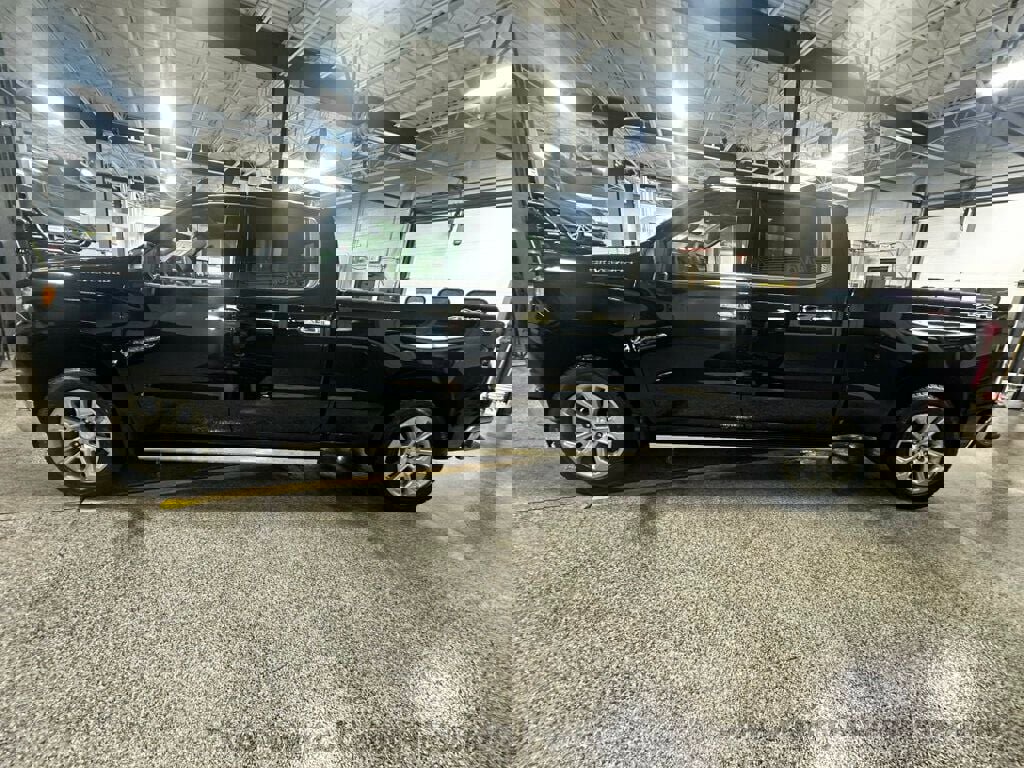 Used 2024 Chevrolet Silverado 1500 LTZ w/ Technology Package image 5
