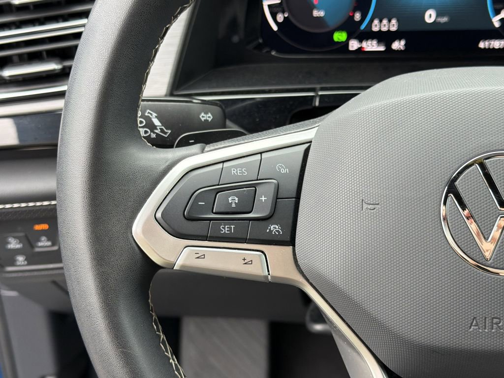 Used 2024 Volkswagen Atlas Cross Sport SE image 25