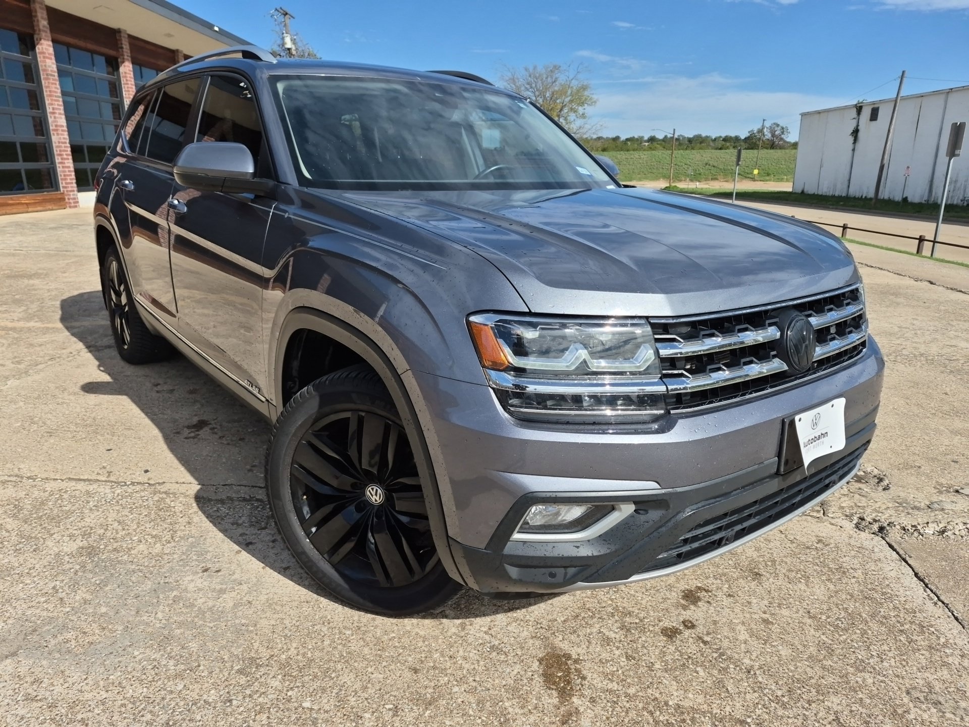 Used 2019 Volkswagen Atlas SEL AWD/4WD image 3