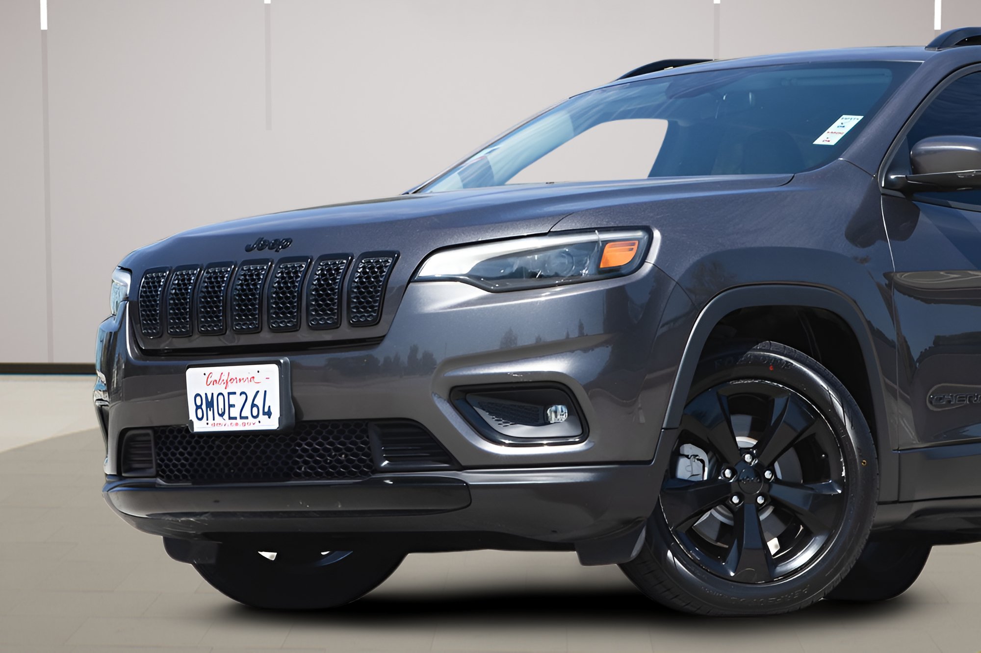 Used 2019 Jeep Cherokee Latitude Plus FWD image 5