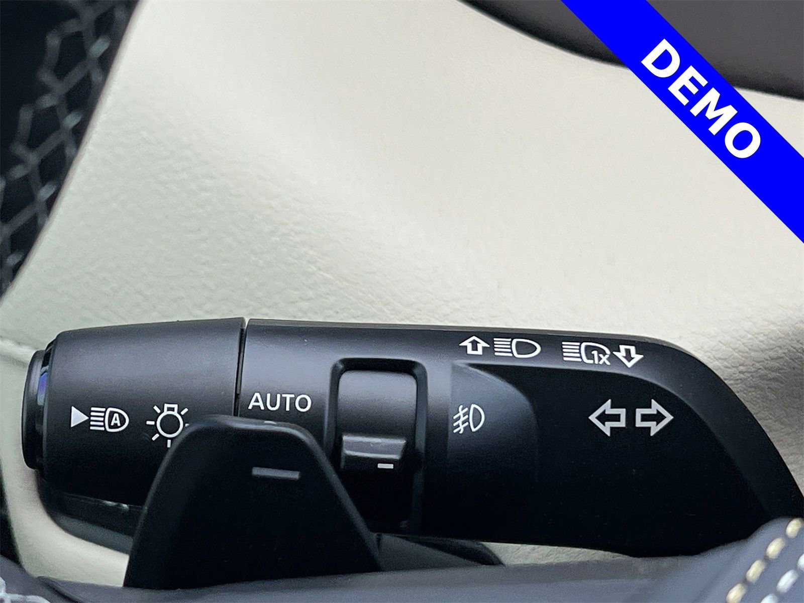 New 2025 Nissan Armada Platinum Reserve image 14