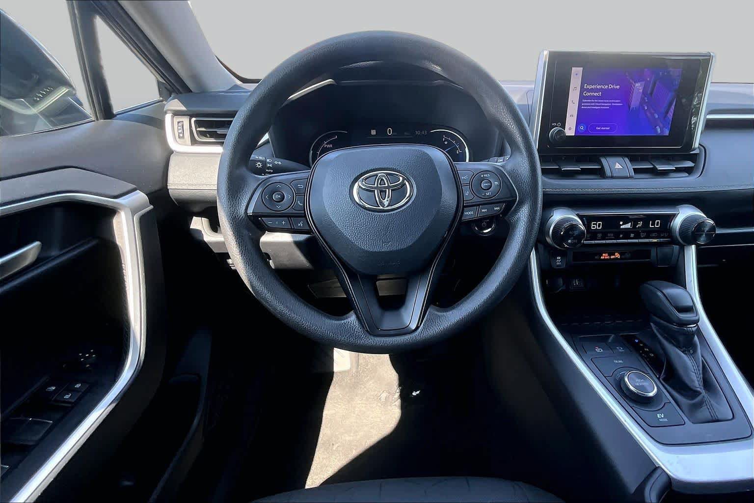 Used 2025 Toyota RAV4 XLE AWD/4WD image 6