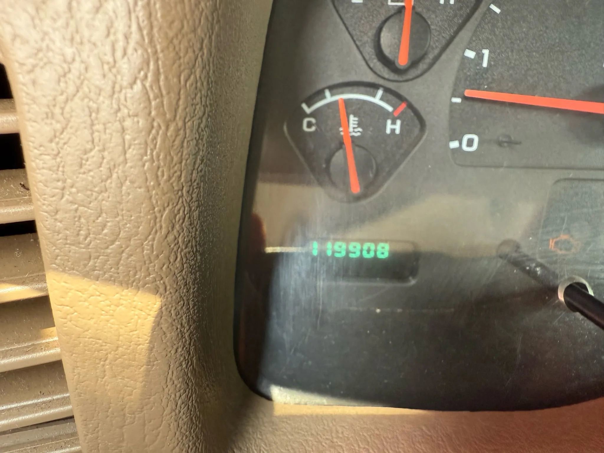 Used 2003 Dodge Durango SLT image 23