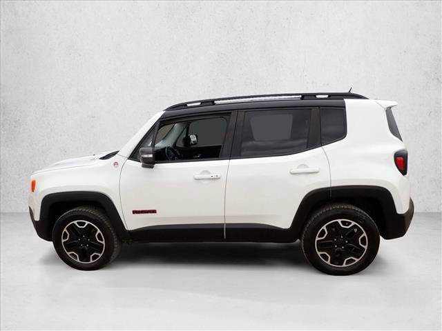 Used 2017 Jeep Renegade Trailhawk AWD/4WD image 2