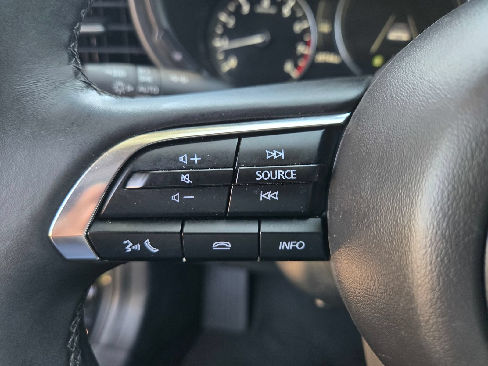 Used 2025 MAZDA CX-30 AWD 2.5 S w/ Select Sport Pkg image 12