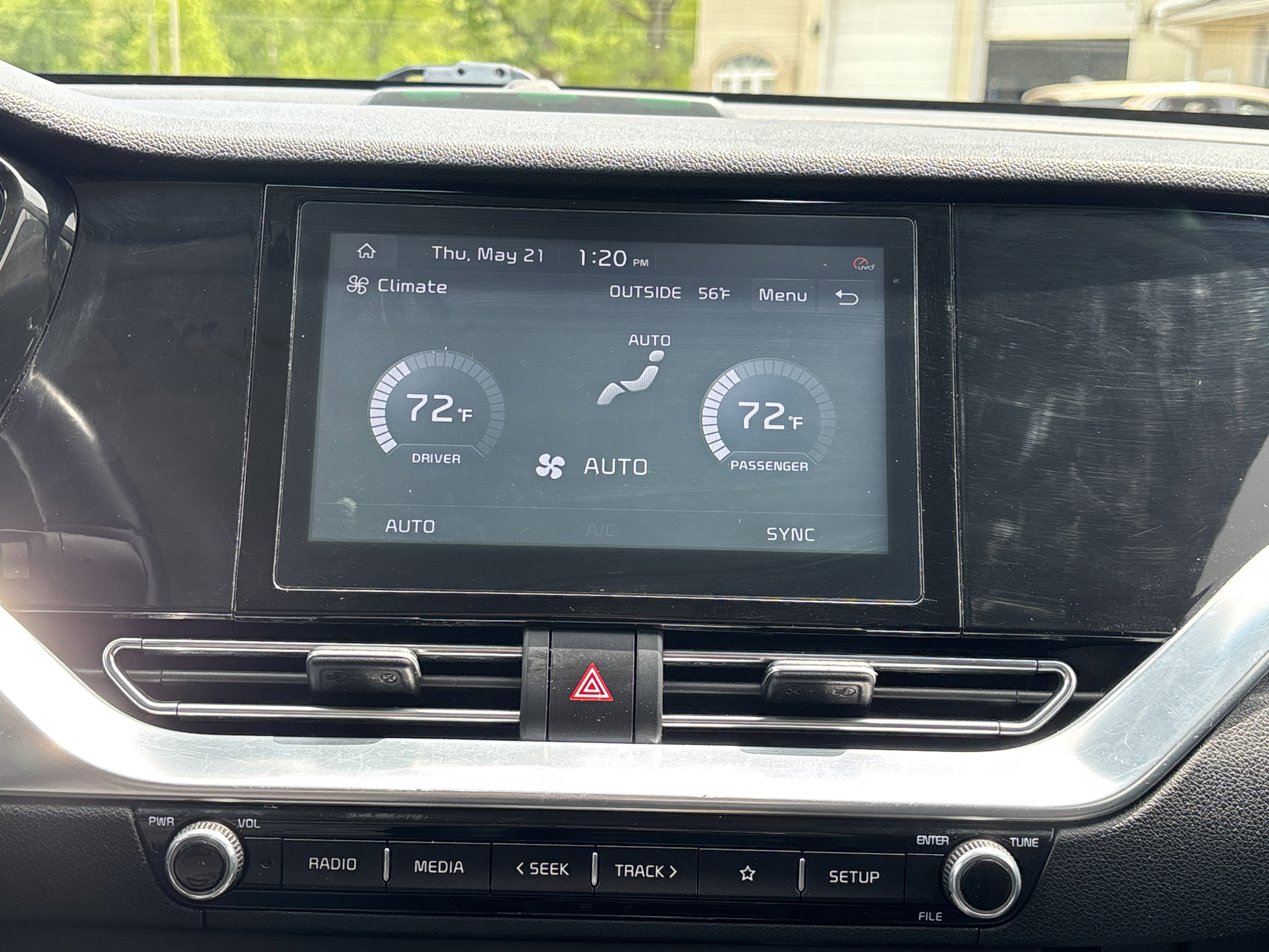 Used 2020 Kia Niro EX FWD image 19