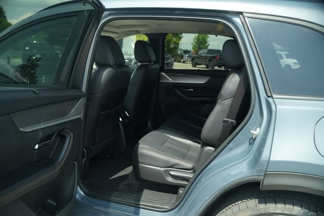 Used 2025 MAZDA CX-70 3.3 Turbo w/ Preferred Package AWD/4WD image 16