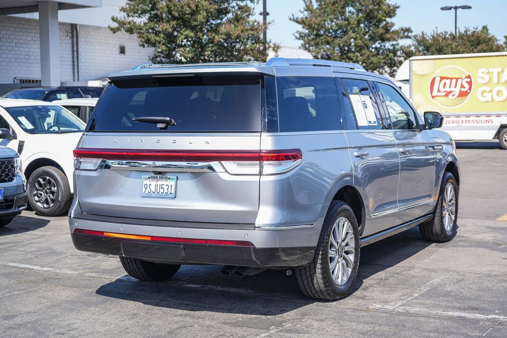 Used 2024 Lincoln Navigator Premiere AWD/4WD image 7
