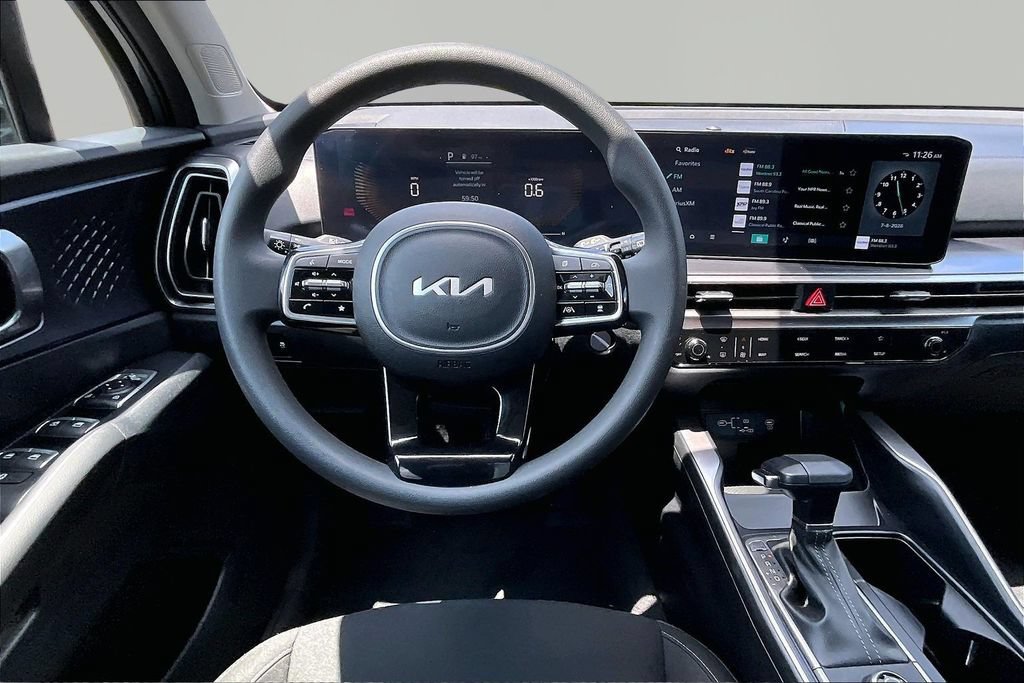 Used 2024 Kia Sorento LX FWD image 9