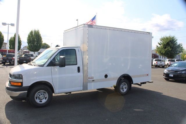 Used 2024 Chevrolet Express 3500 w/ Power Convenience Package image 4