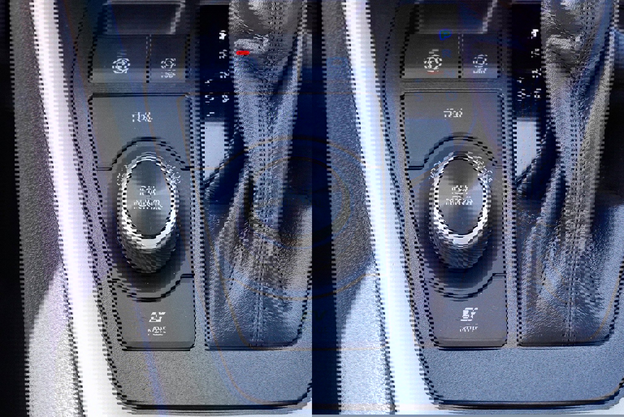 Certified 2025 Toyota RAV4 LE image 35