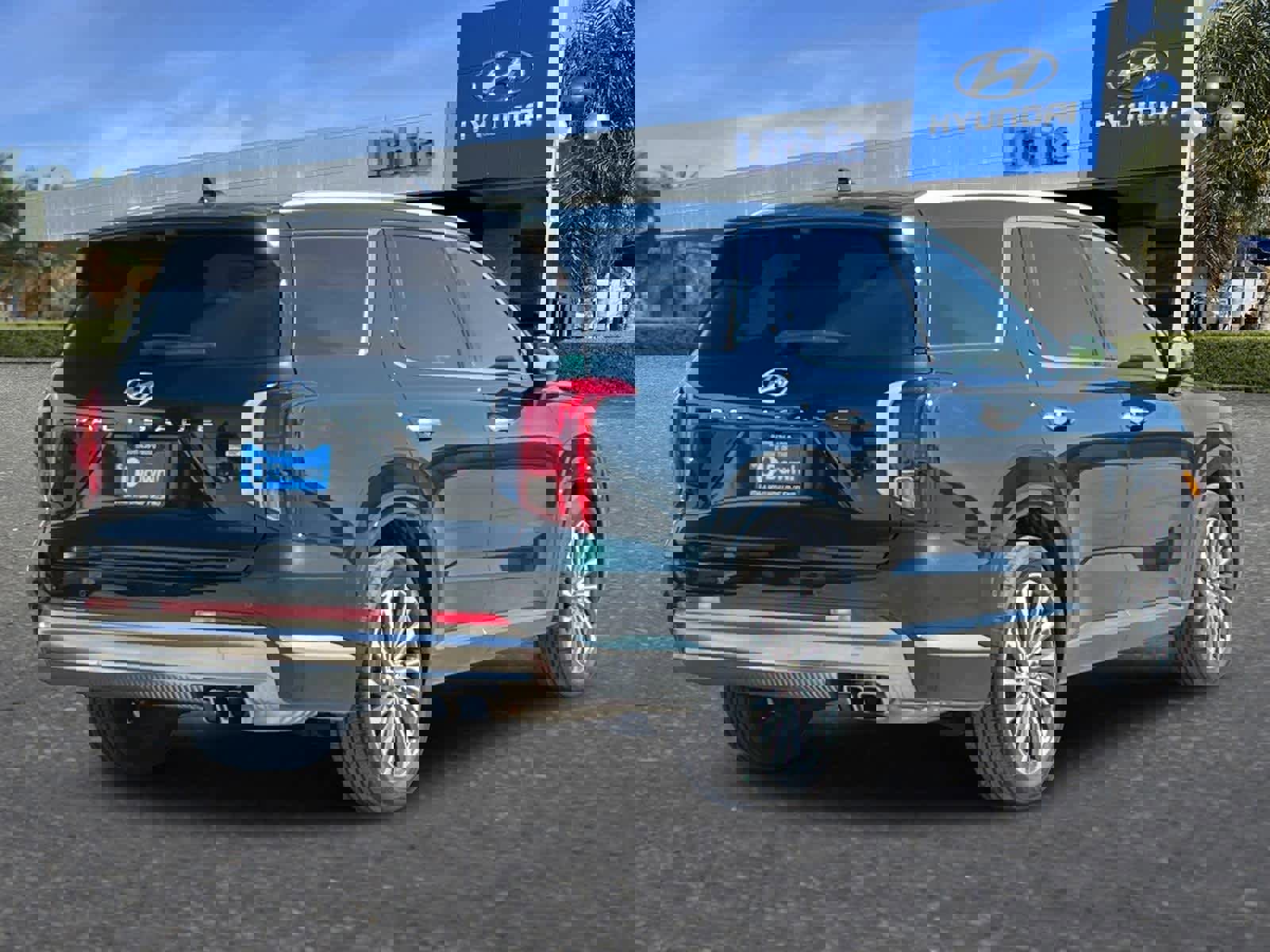 Used 2025 Hyundai Palisade Calligraphy image 3