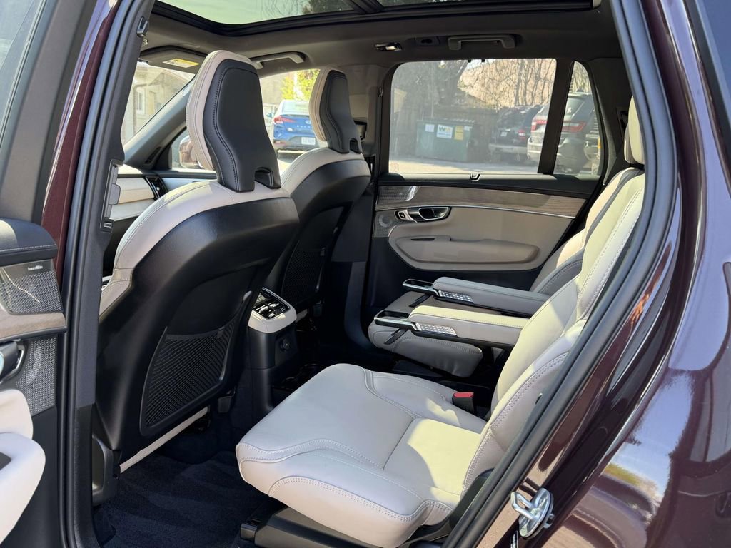 Used 2025 Volvo XC90 T8 Ultra image 15