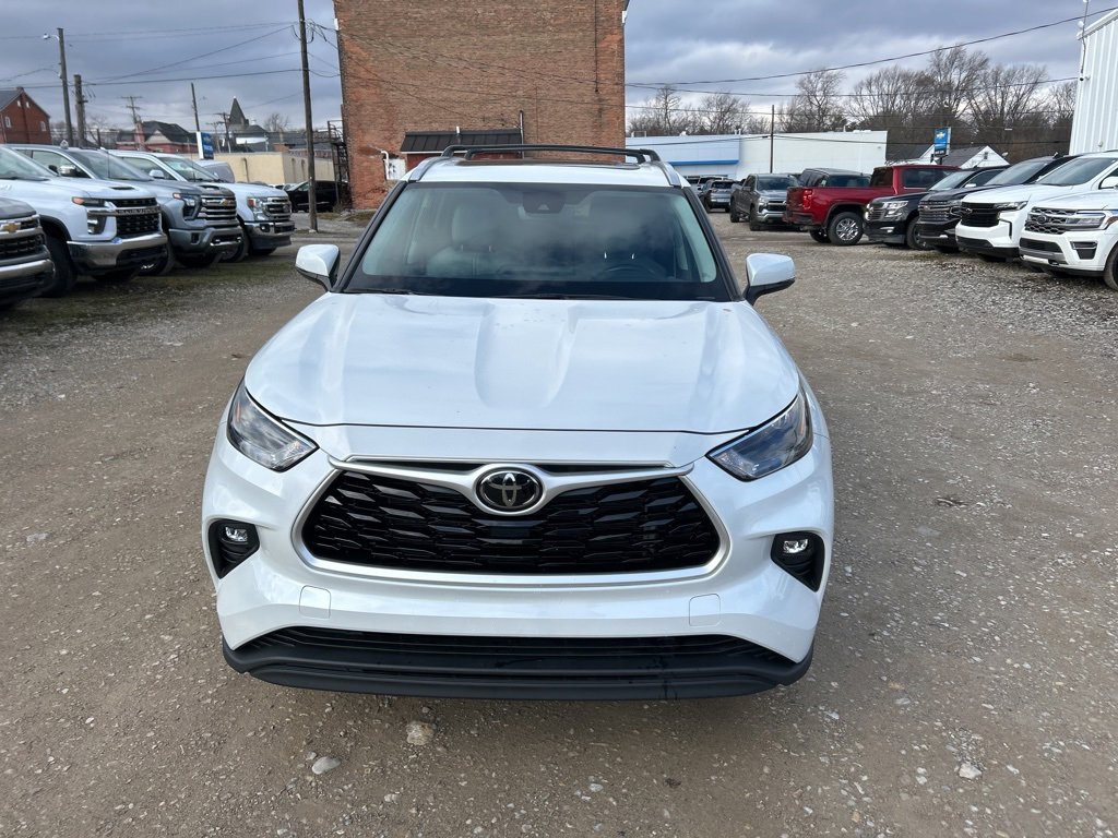 Used 2022 Toyota Highlander XLE image 8