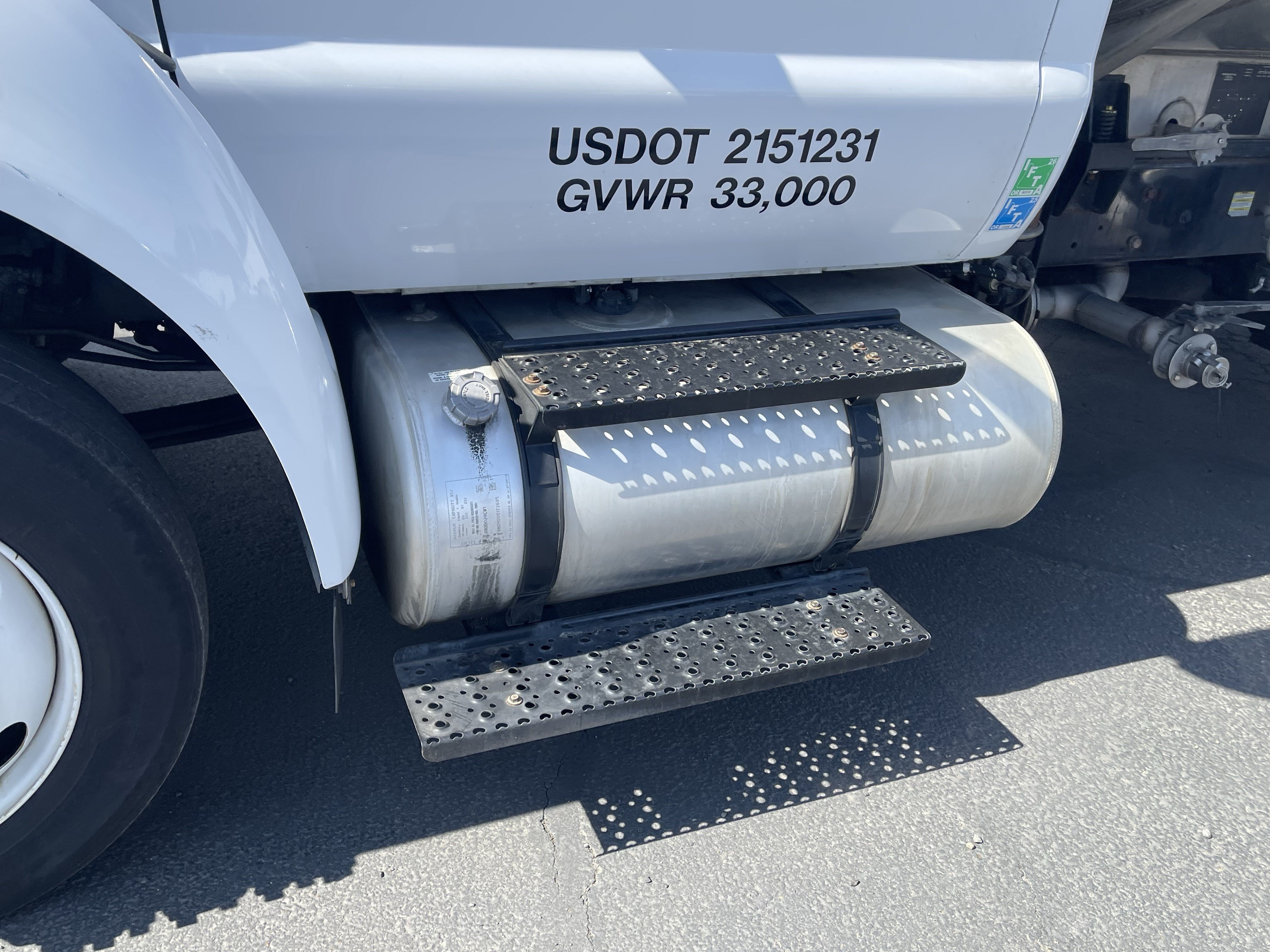 Used 2013 Ford F750 2WD Regular Cab Super Duty image 10
