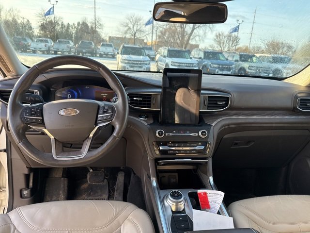 Used 2020 Ford Explorer Platinum w/ Premium Technology Package image 13