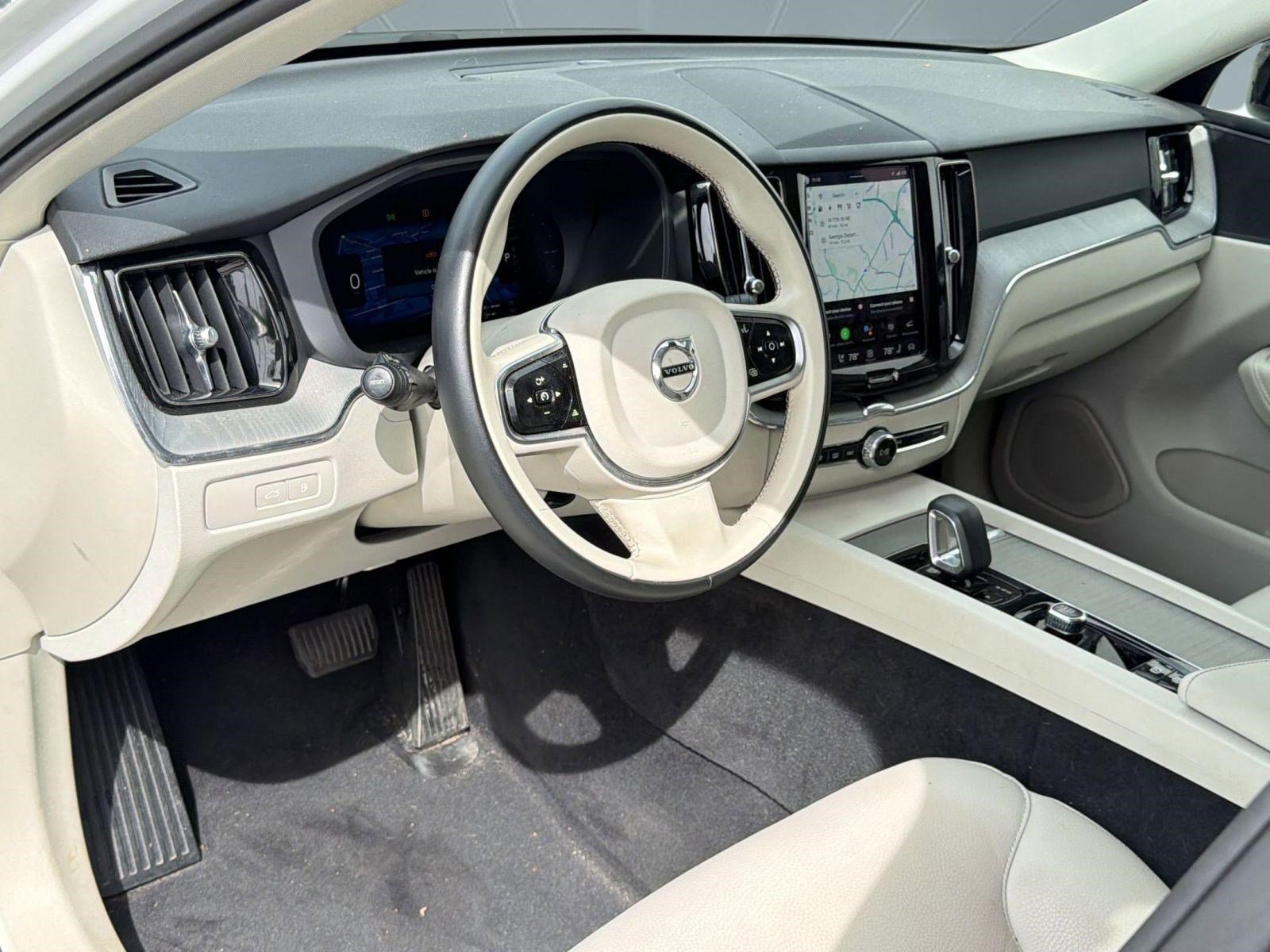 Used 2025 Volvo XC60 T8 Plus w/ Protection Package Premier image 4