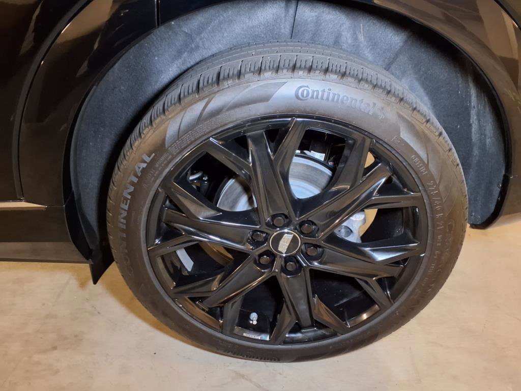 Used 2025 Cadillac Optiq Sport 1 w/ LPO, ONYX Package image 22