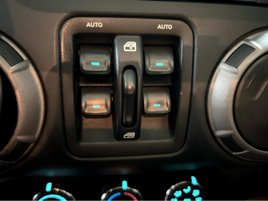Used 2018 Jeep Wrangler Unlimited Sport S AWD/4WD image 37