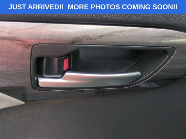 Used 2025 Toyota Highlander Limited FWD image 30